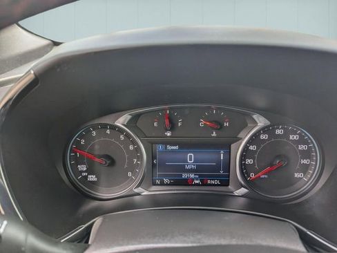 Used 2023 Chevrolet Equinox RS FWD image 17