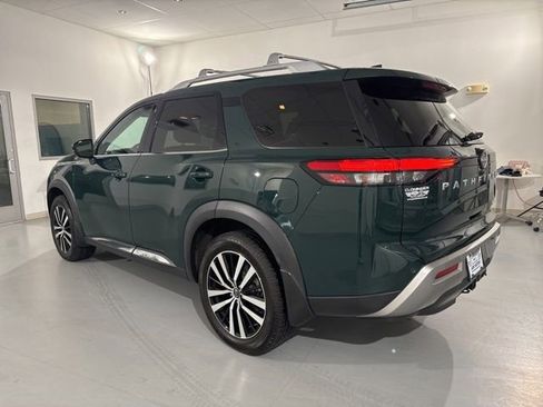 Used 2023 Nissan Pathfinder Platinum AWD/4WD image 6