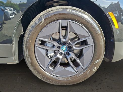 Used 2025 BMW iX xDrive50 image 9