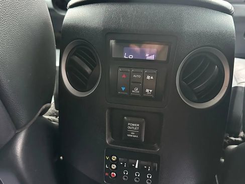 Used 2015 Honda Pilot Touring image 12