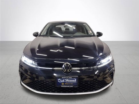 Used 2025 Volkswagen Jetta S image 3