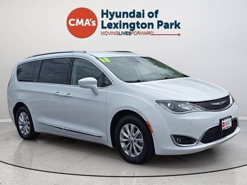 Used 2018 Chrysler Pacifica Touring-L w/ Advanced Safetytec Group FWD image 7