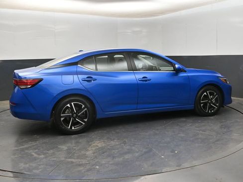 Used 2025 Nissan Sentra SV FWD image 8