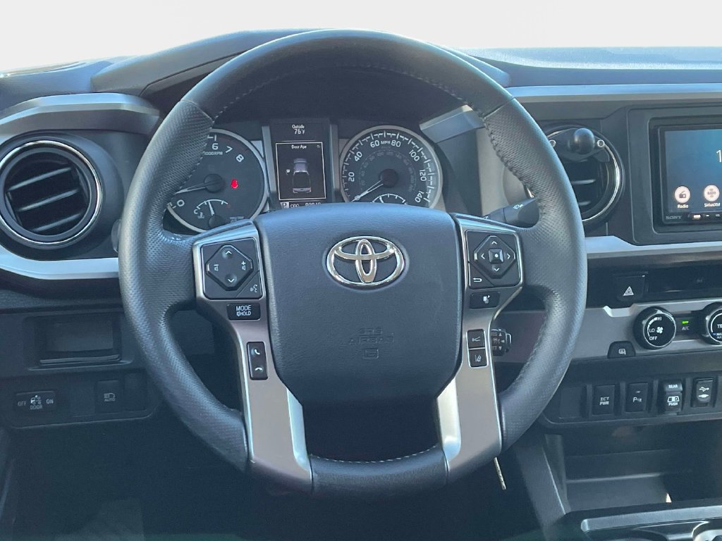 Used 2018 Toyota Tacoma SR5 RWD image 17
