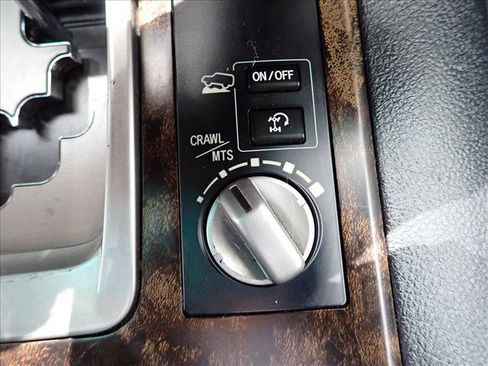Used 2014 Toyota Land Cruiser AWD/4WD image 21