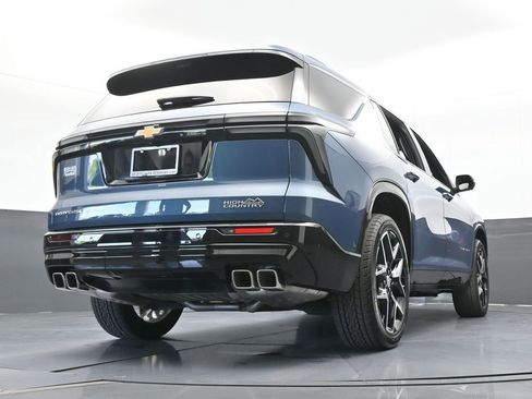 Used 2025 Chevrolet Traverse High Country FWD image 71