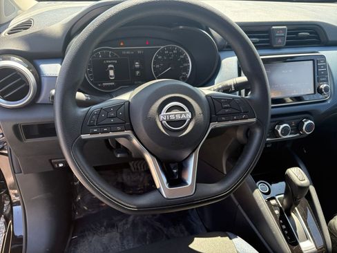 Used 2025 Nissan Versa SV FWD image 27