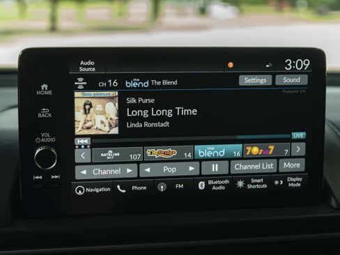 Certified 2025 Honda Pilot Touring image 31