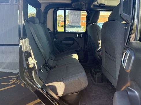 Used 2024 Jeep Gladiator Sport image 20