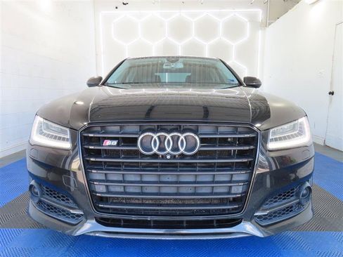 Used 2017 Audi S8 Plus AWD/4WD image 4