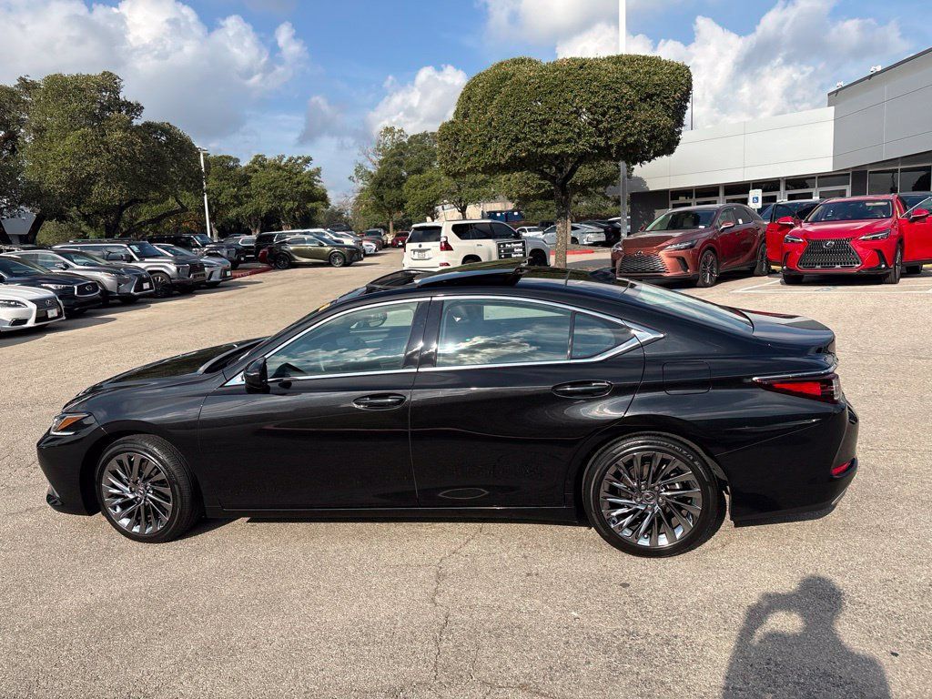 Used 2024 Lexus ES 350 w/ Technology Package FWD image 2