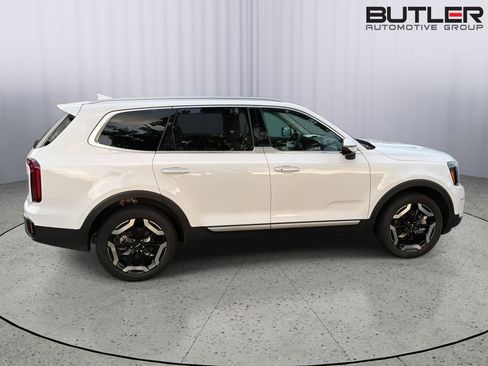 Used 2025 Kia Telluride S FWD image 7