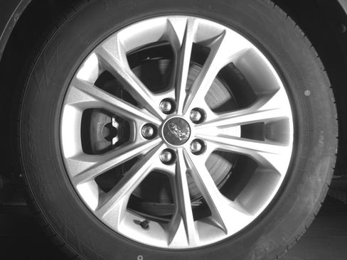 Used 2017 Ford Escape SE AWD/4WD image 30
