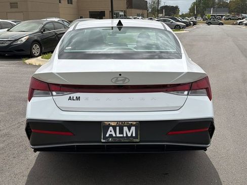 New 2026 Hyundai Elantra SE FWD image 7