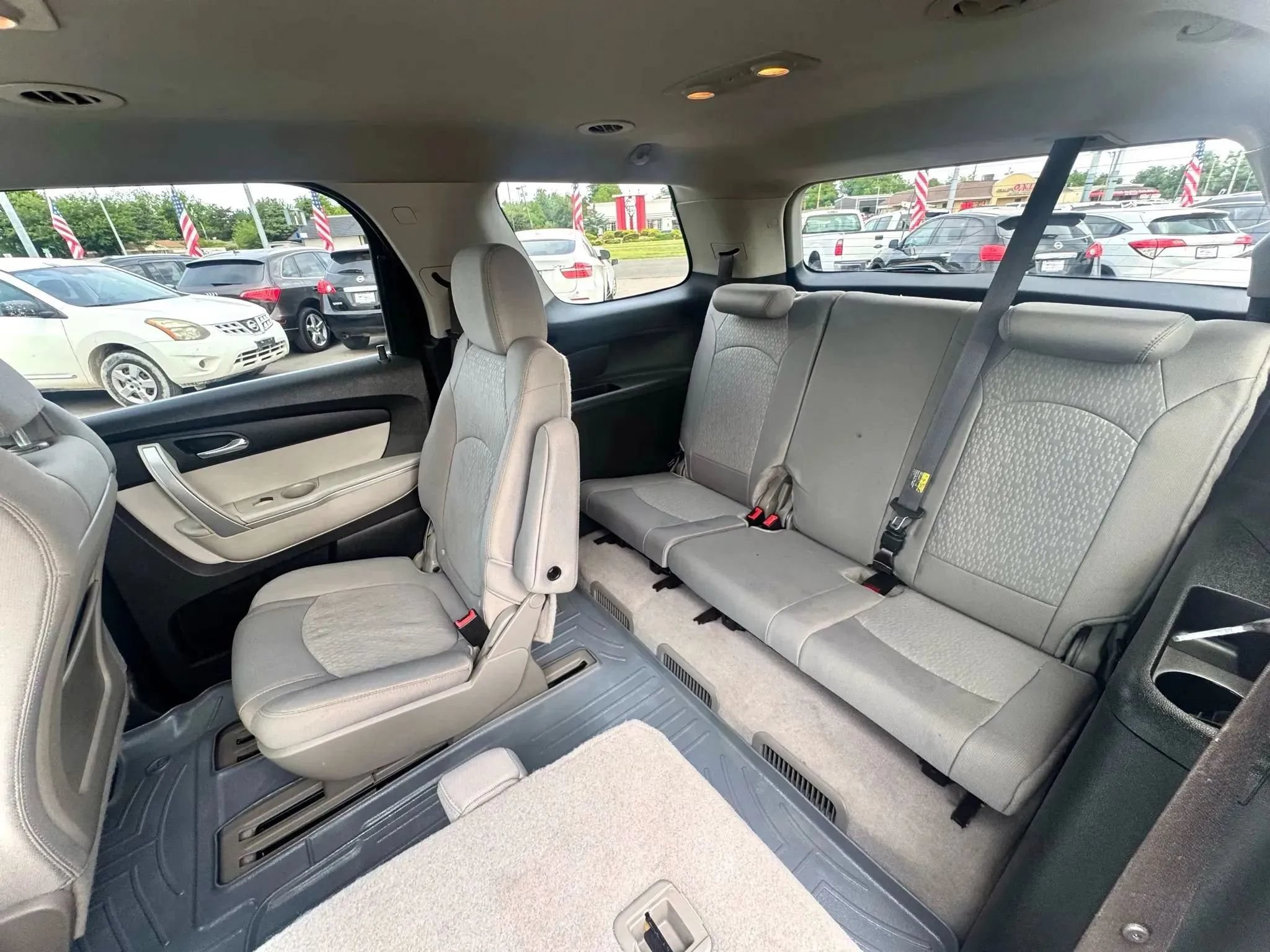 Used 2011 GMC Acadia SLE FWD image 21