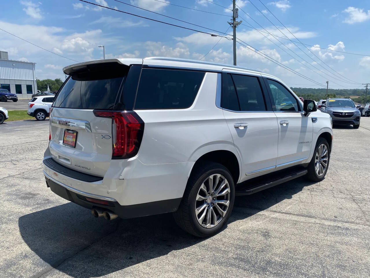 Used 2021 GMC Yukon Denali AWD/4WD image 5