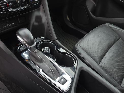 Used 2022 Buick Encore GX Essence w/ Advanced Technology Package image 28