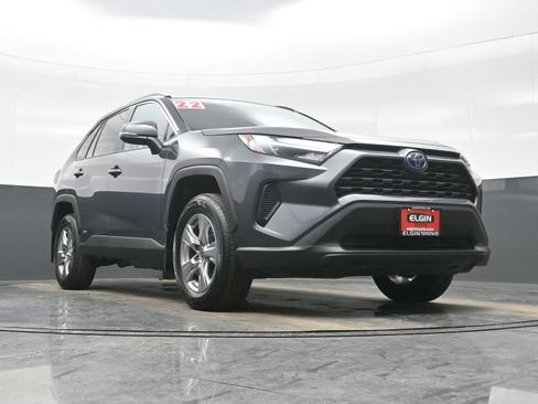 Used 2022 Toyota RAV4 XLE w/ Convenience Package image 28