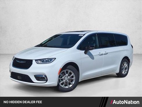 New 2026 Chrysler Pacifica Limited FWD image 1