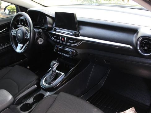 Used 2019 Kia Forte S w/ S Premium Package FWD image 16