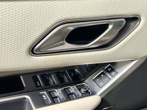 Used 2023 Land Rover Range Rover Velar S image 16