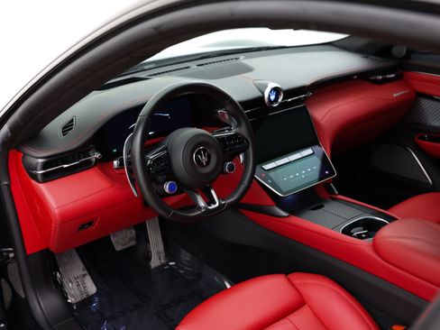Used 2024 Maserati GranTurismo Trofeo image 24