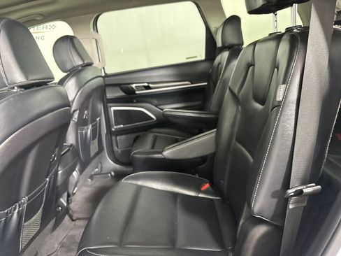 Used 2025 Kia Telluride S AWD/4WD image 24