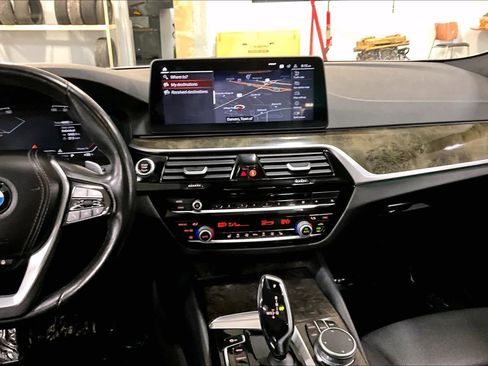 Used 2021 BMW 540i xDrive w/ Premium Package image 6