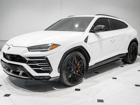 Used 2020 Lamborghini Urus image 5