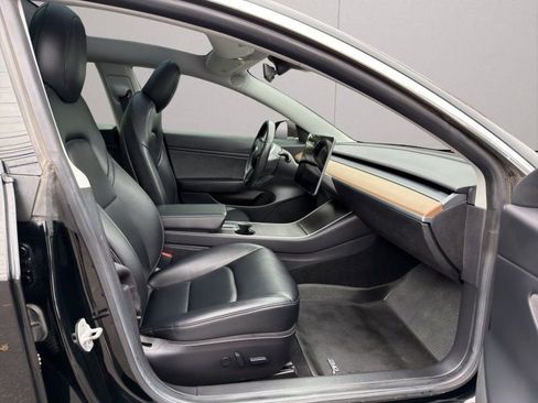 Used 2019 Tesla Model 3 Performance image 13