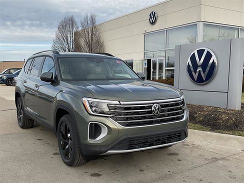 New 2026 Volkswagen Atlas SE image 1