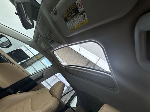 Used 2019 Toyota RAV4 Limited image 35