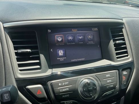 Used 2018 Nissan Pathfinder SV FWD image 33