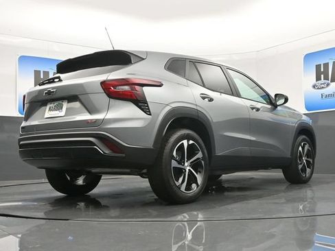 New 2026 Chevrolet Trax RS w/ Driver Confidence Package FWD image 17