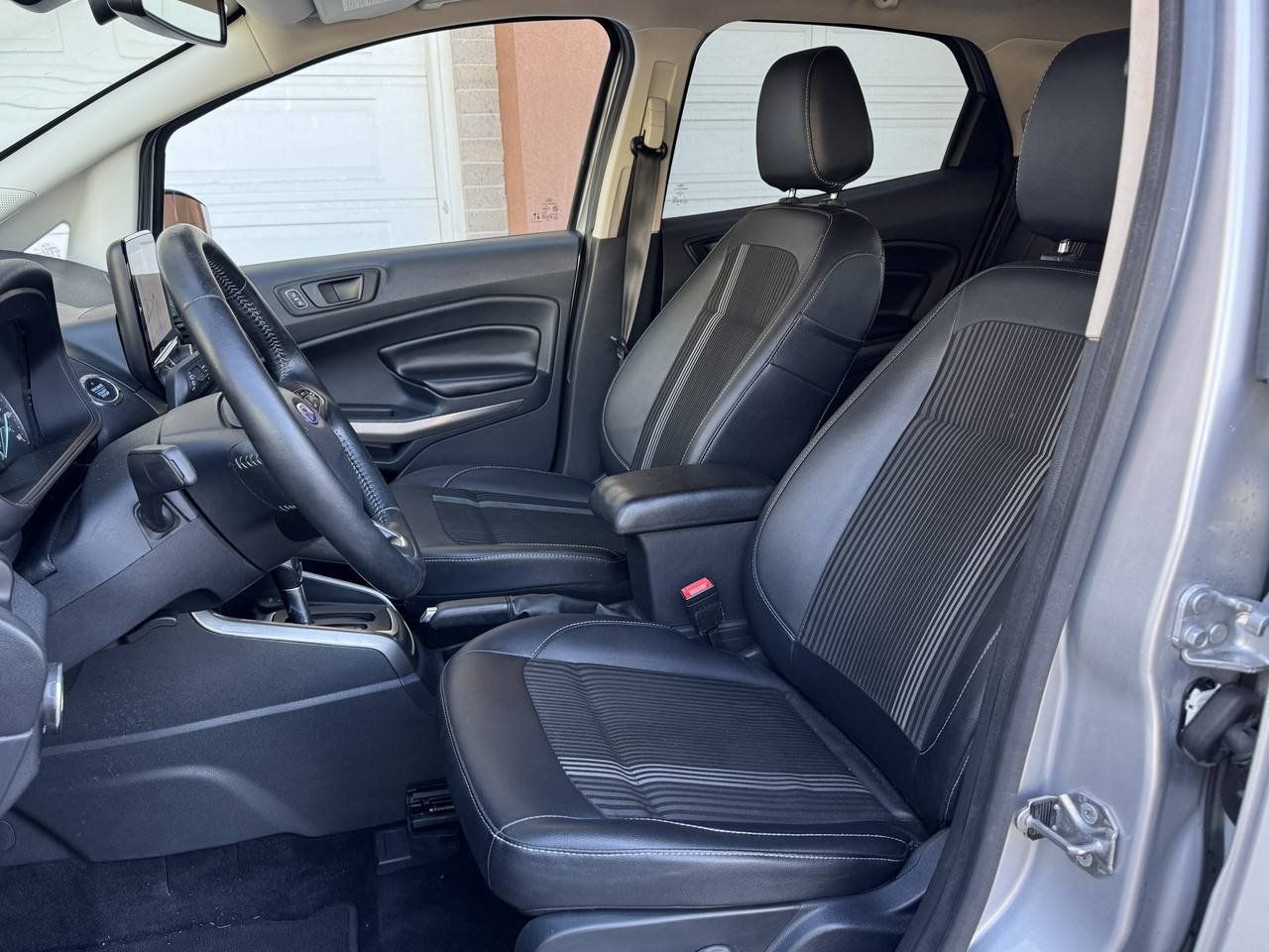 Used 2020 Ford EcoSport SES w/ SES Black Appearance Package AWD/4WD image 14