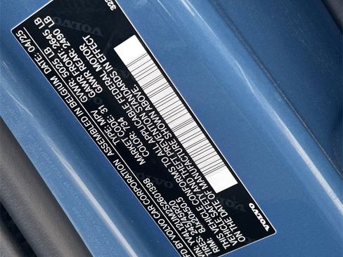 Used 2025 Volvo XC40 B5 Ultra w/ Protection Package image 30