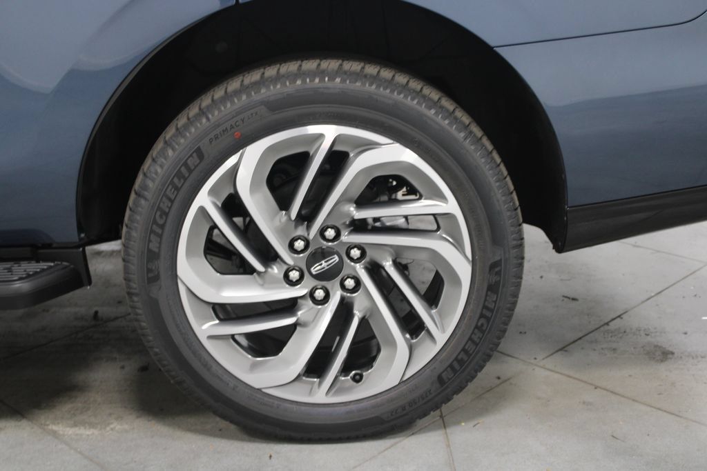 New 2027 Lincoln Navigator Premiere RWD image 18