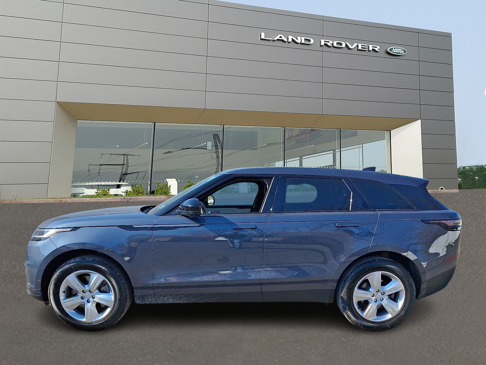 Used 2026 Land Rover Range Rover Velar S AWD/4WD image 6