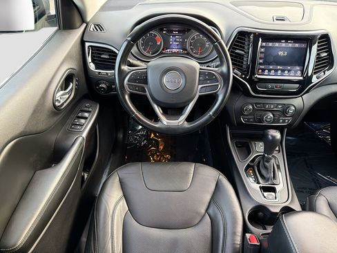 Used 2020 Jeep Cherokee Limited FWD image 16