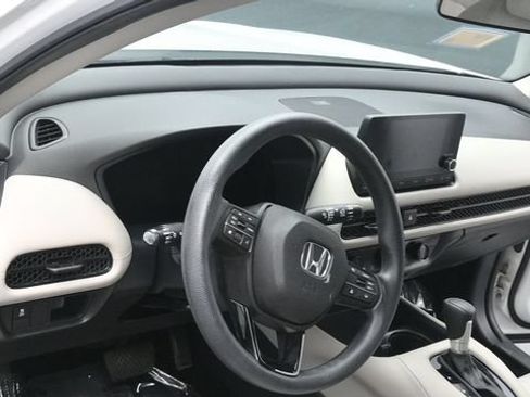 Used 2024 Honda HR-V LX image 27