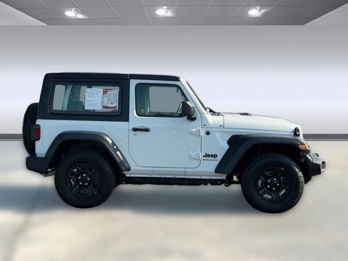 Used 2025 Jeep Wrangler Sport AWD/4WD image 8