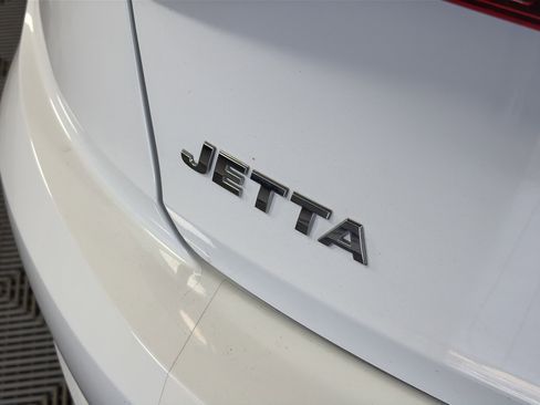 Used 2020 Volkswagen Jetta SE FWD image 15
