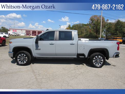 Used 2024 Chevrolet Silverado 2500 LT w/ Texas Edition AWD/4WD image 9