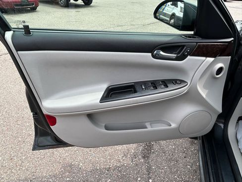 Used 2014 Chevrolet Impala LT w/ LT Sunroof Package FWD image 14