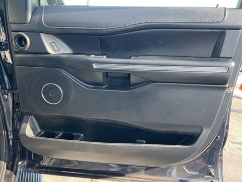 Used 2021 Ford Expedition Max XLT image 40