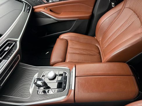 Used 2021 BMW X7 xDrive40i w/ M Sport Package image 26