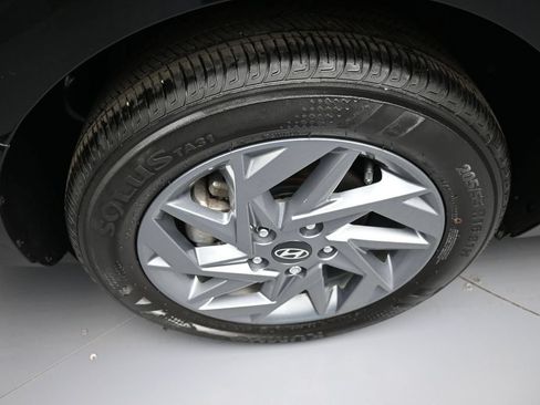 Certified 2024 Hyundai Elantra SEL FWD image 12