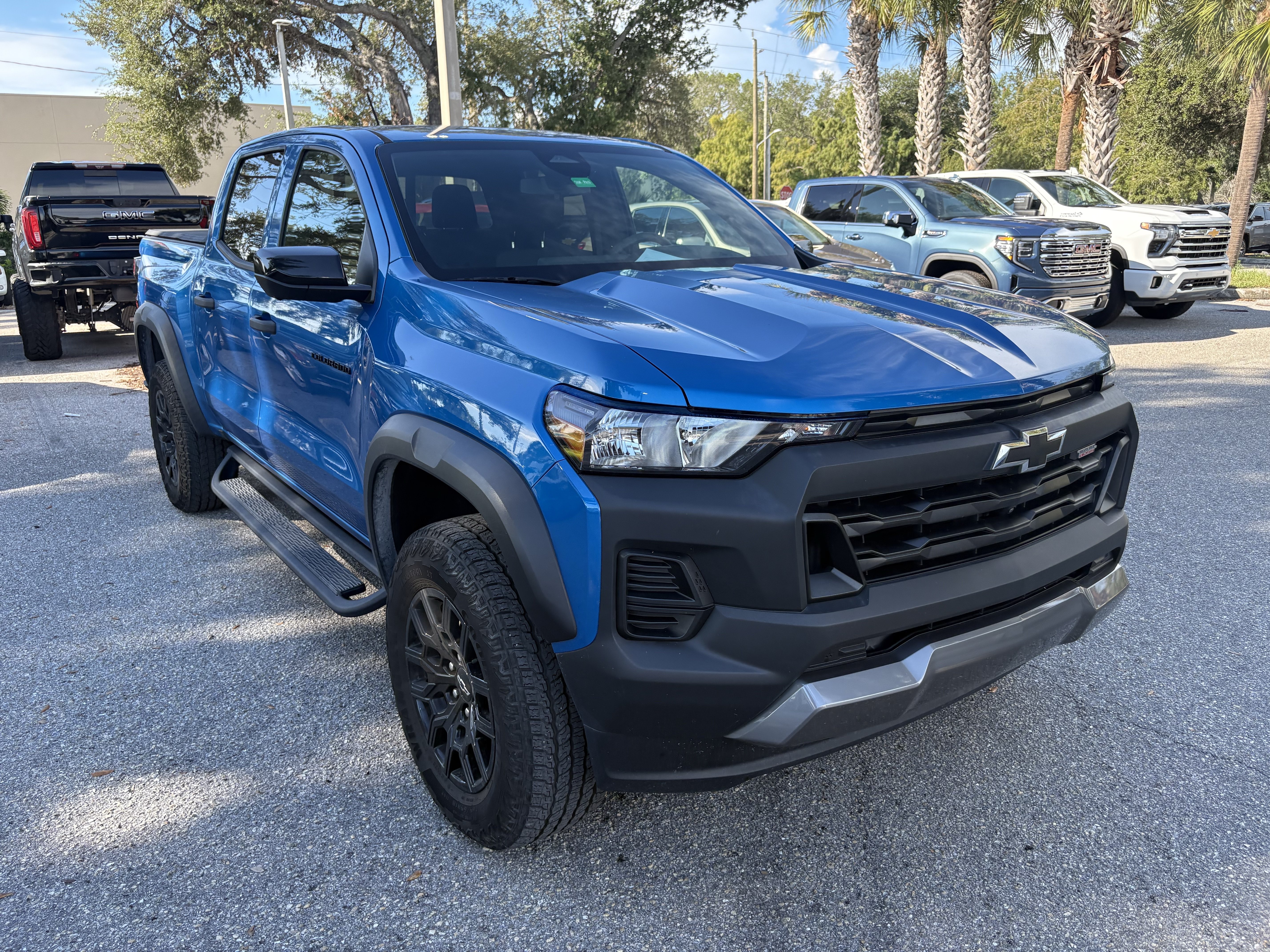 Certified 2024 Chevrolet Colorado Trail Boss w/ Technology Package AWD/4WD image 1
