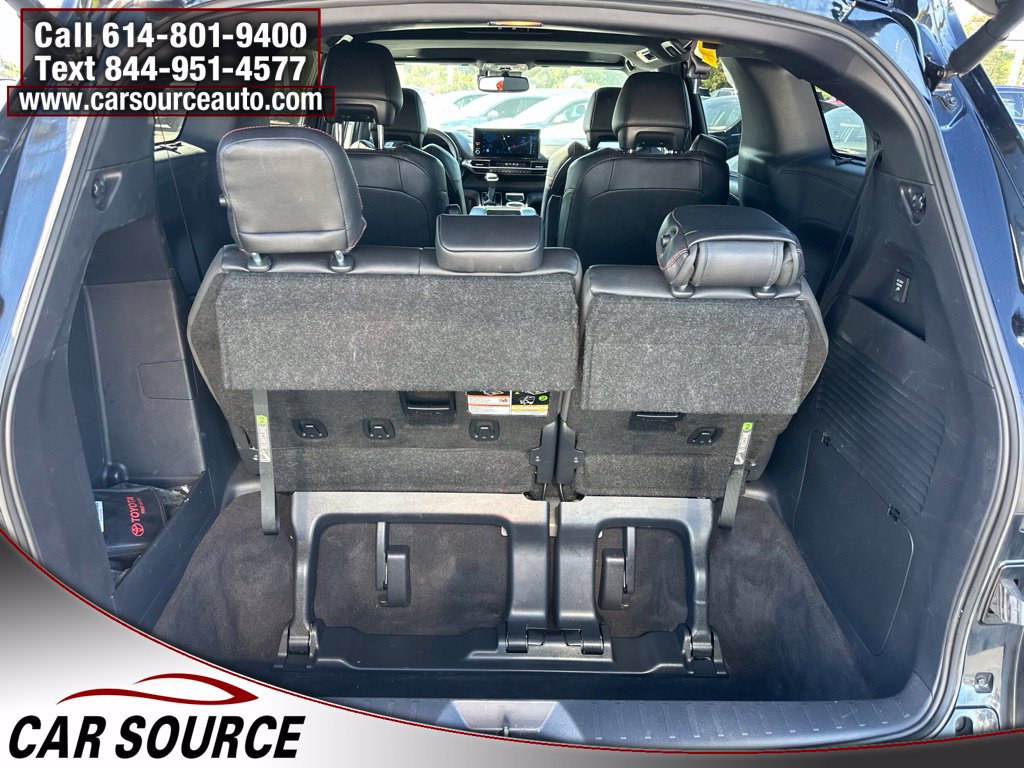 Used 2025 Toyota Sienna XSE w/ XSE Premium Package FWD image 9