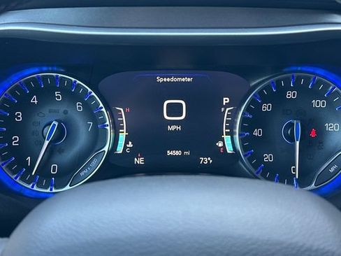 Used 2024 Chrysler Pacifica Touring-L FWD image 28